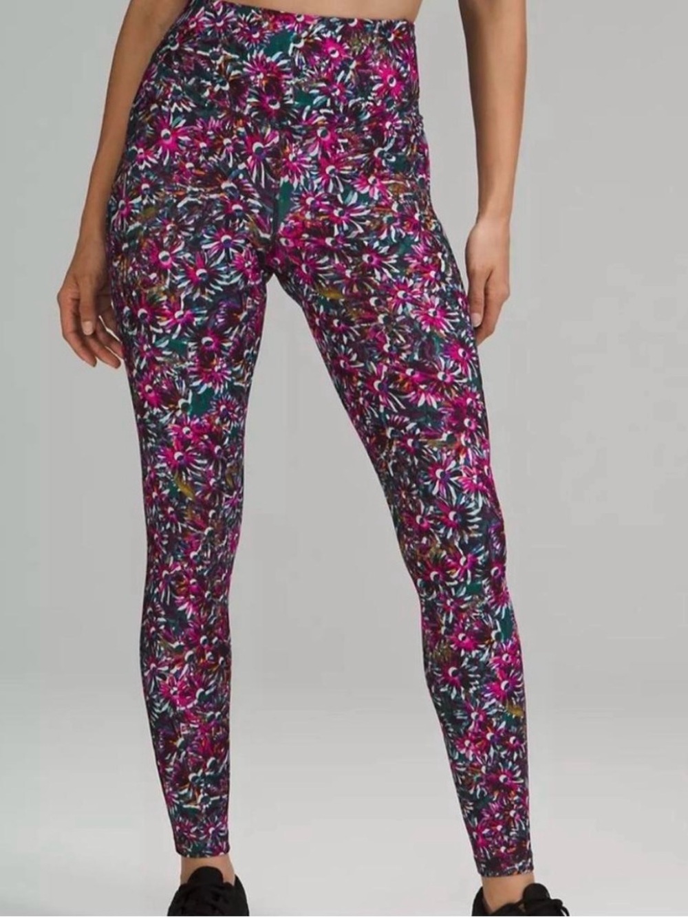 Size 14/16 (Tagged 18) Lululemon Base Pace High Rise Tight 28" MSRP $98